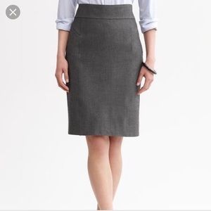 Banana Republic stretch pencil skirt size 4